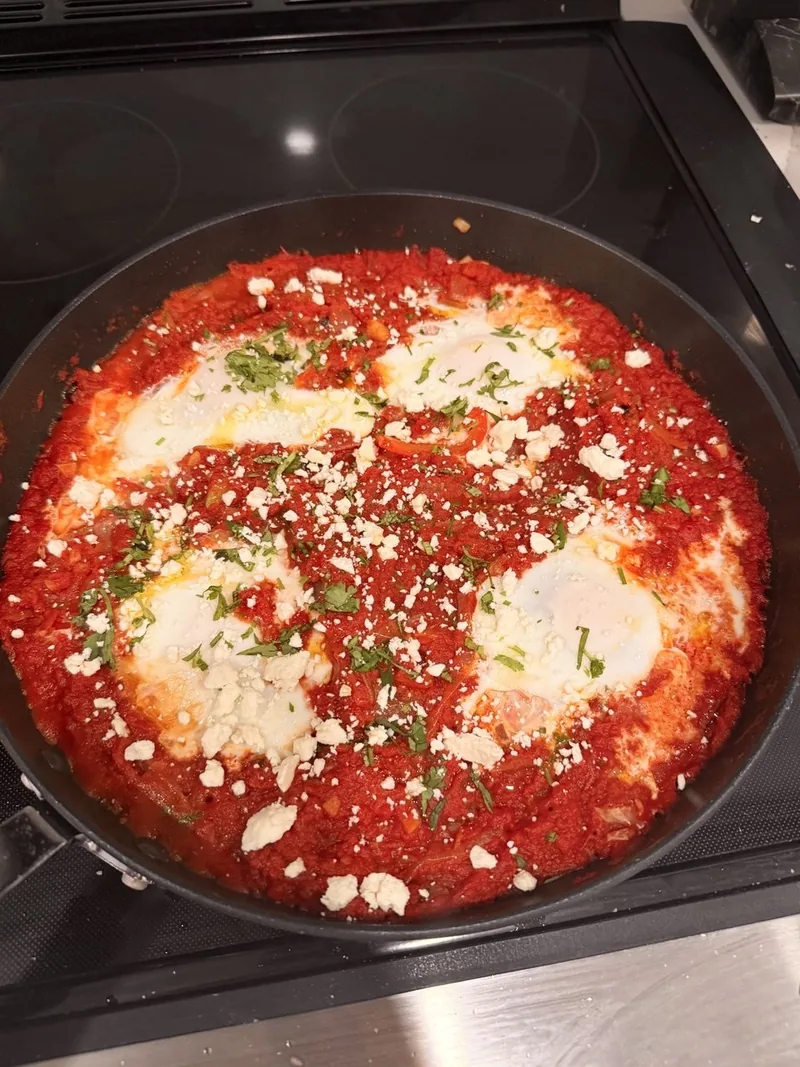 A pan of shakshuka